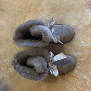 UGG Gita w/ mini bow